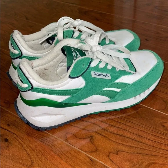 Reebok Classic Green and White Retro-Inspired Walking/Running Sneakers Shoes